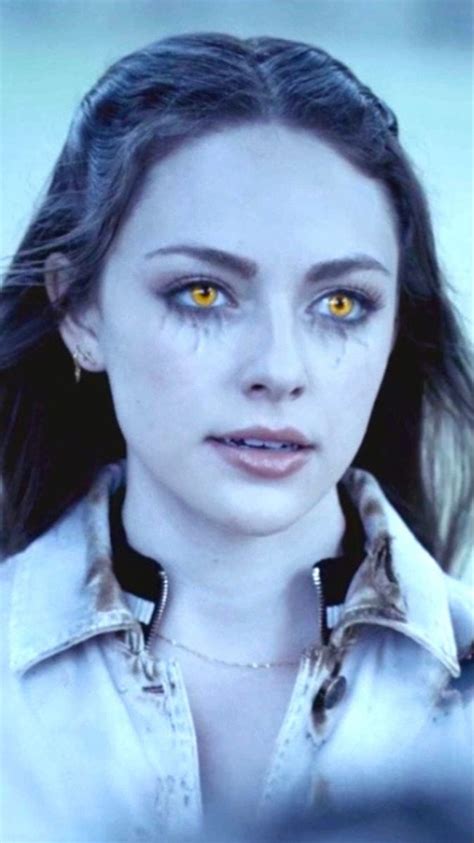 Her true form did not alter much, as she maintained her golden eyes. . Hope mikaelson tribrid eyes